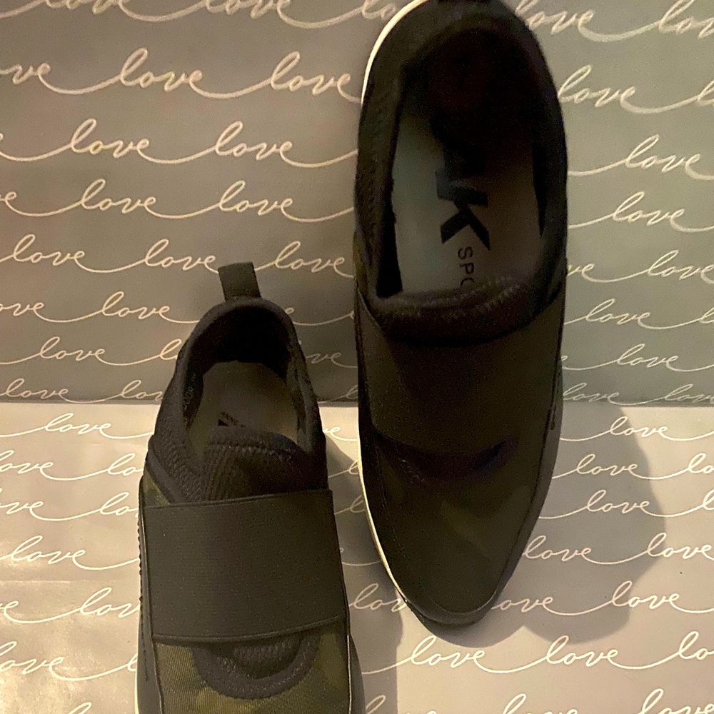 Ann Klein Sport tennis shoes, good condition.